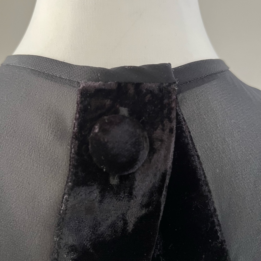 Gigi by Gillian Peek a Boo Back Black Dress Size 6 - Picture 6 of 10